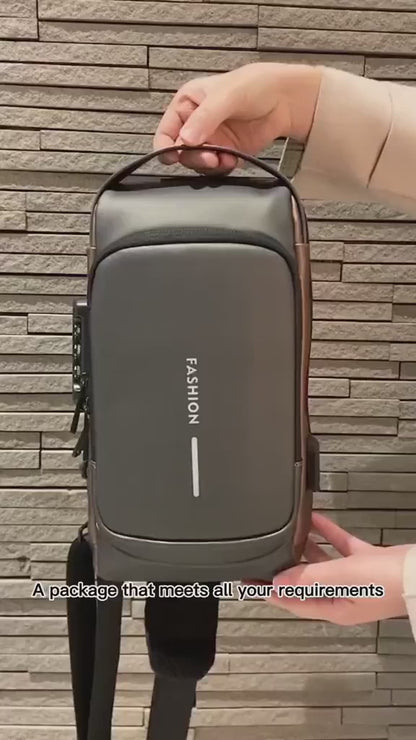 Shoulder bag with USB charging